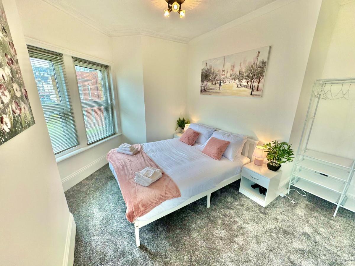 Chic Apartment In Central Bournemouth With Parking Dış mekan fotoğraf